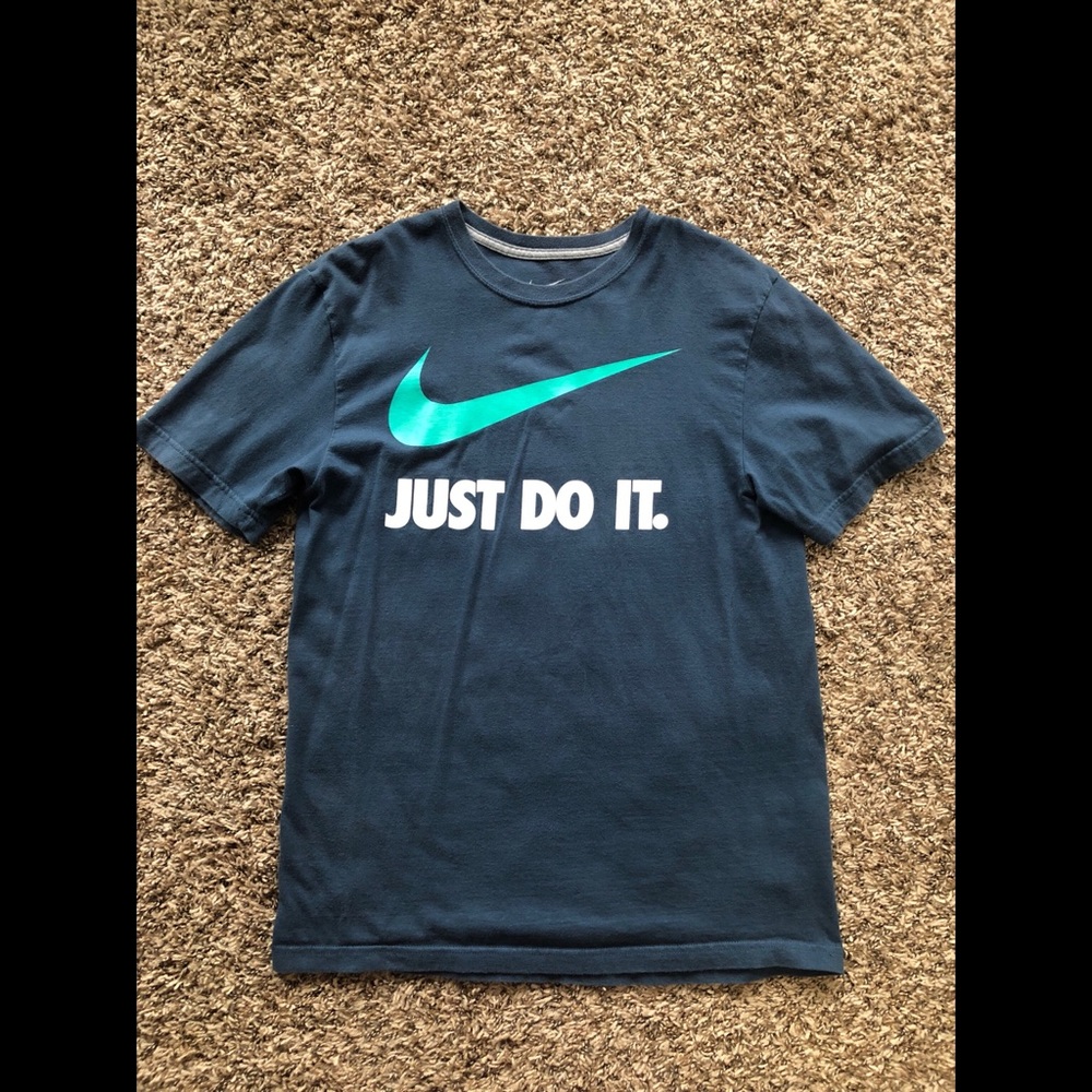 Men’s or Women’s Nike T-shirt!